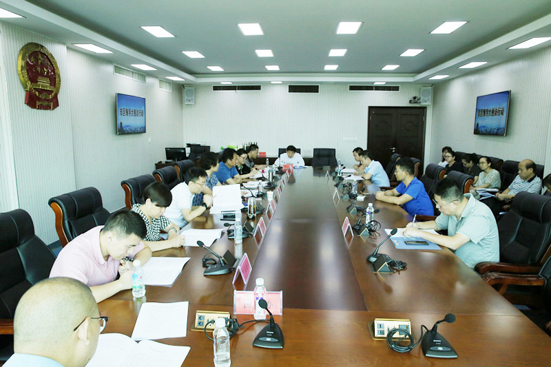 7月31日上午，市法院党组书记、院长秦慕萍同志在我院开展大接访工作.jpg